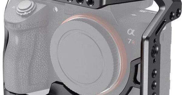 Buy SmallRig 2087C Cage for Sony a7R III / a7 III at Lowest Price in India